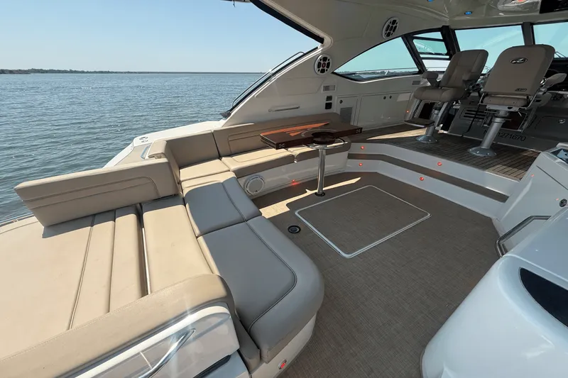 Slide: The Image of Sea Ray 540 SUNDANCER 2016 - 26