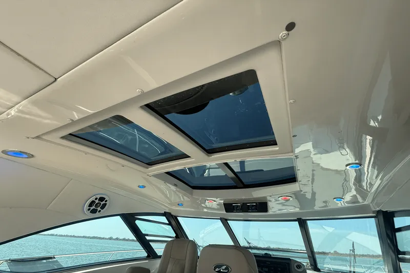 Slide: The Image of Sea Ray 540 SUNDANCER 2016 - 40