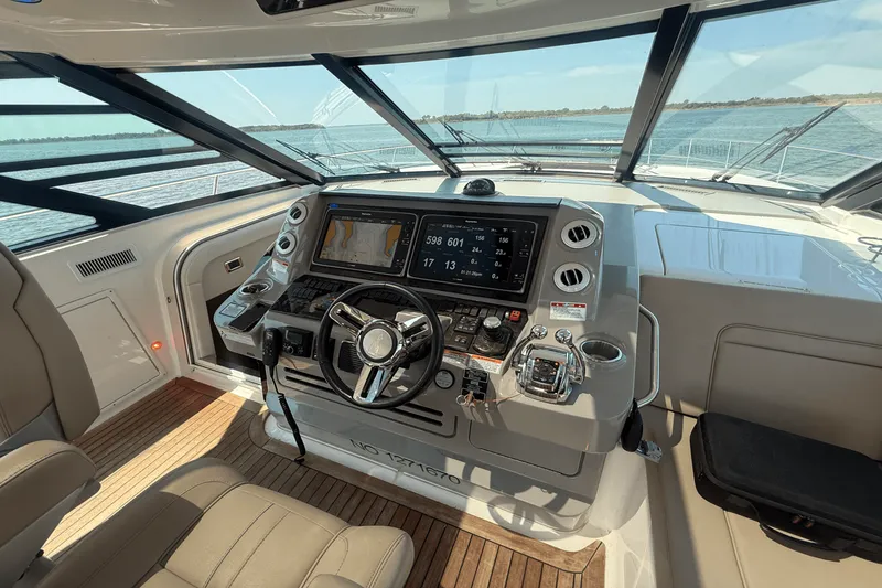 Slide: The Image of Sea Ray 540 SUNDANCER 2016 - 45