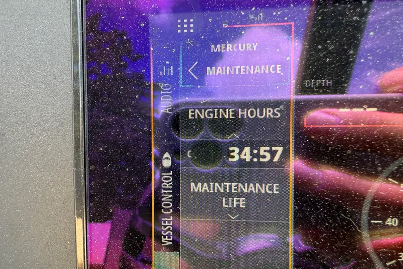 Slide: The Image of Harris 250 CROWNE SLEC 2022 - 13