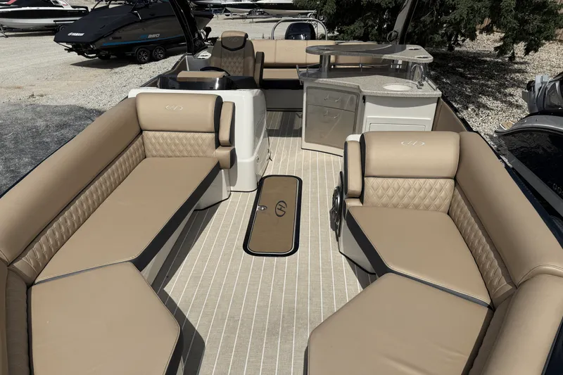 Slide: The Image of Harris CROWNE 2022 - 11