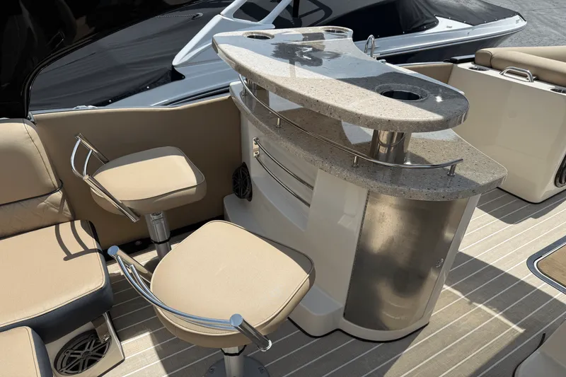 Slide: The Image of Harris CROWNE 2022 - 18