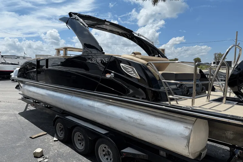 Slide: The Image of Harris CROWNE 2022 - 2