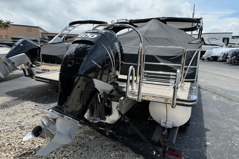 Slide: The Image of Harris CROWNE 2022 - 23