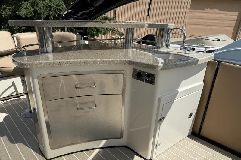 Slide: The Image of Harris Crowne 250 2022 - 15