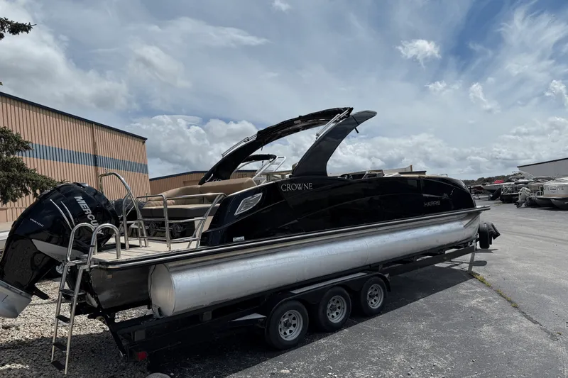 Slide: The Image of Harris Crowne 250 2022 - 6