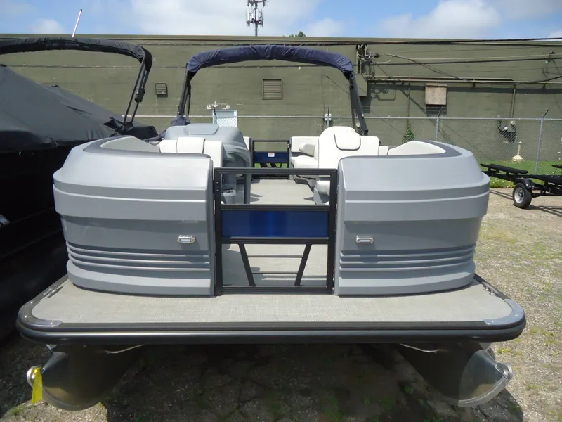 Slide: The Image of Starcraft Marine GX 20 R DH Blue 2025 - 11