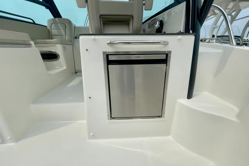 Slide: The Image of Boston Whaler 285 Conquest 2025 - 11