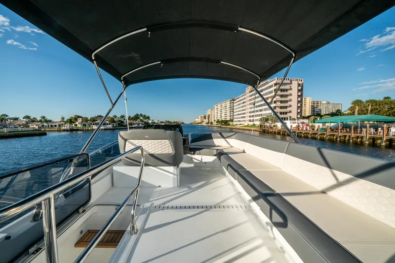 Slide: The Image of Galeon 400 Fly 2023 - 54