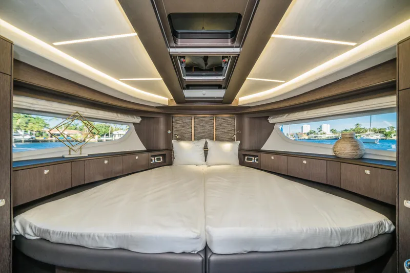 Slide: The Image of Galeon 400 Fly 2023 - 57