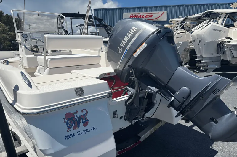 Slide: The Image of Robalo R160 2017 - 2