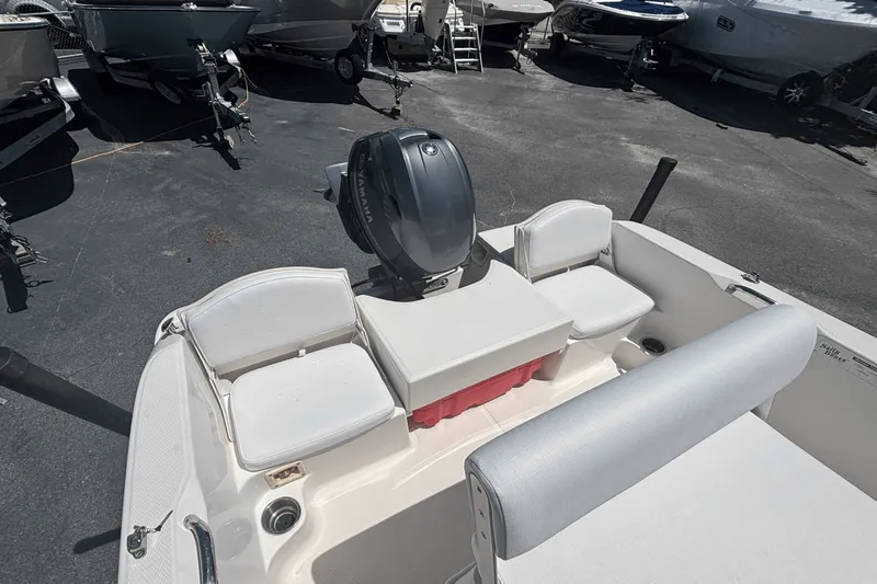 Slide: The Image of Robalo R160 2017 - 4