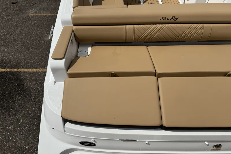 Slide: The Image of Sea Ray SDX 290 2026 - 10