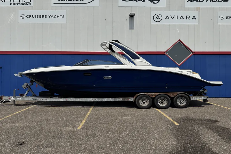 Slide: The Image of Sea Ray SDX 290 2026 - 2