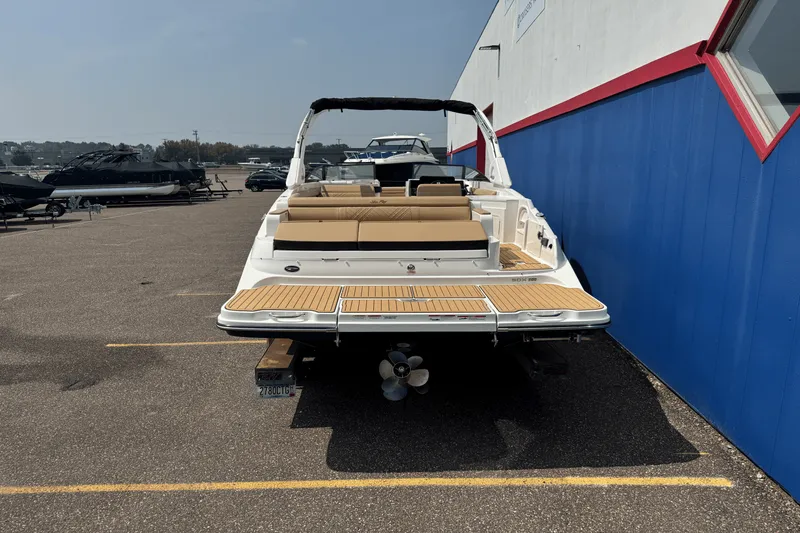 Slide: The Image of Sea Ray SDX 290 2026 - 4