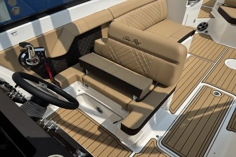 Slide: The Image of Sea Ray SDX 290 2026 - 43