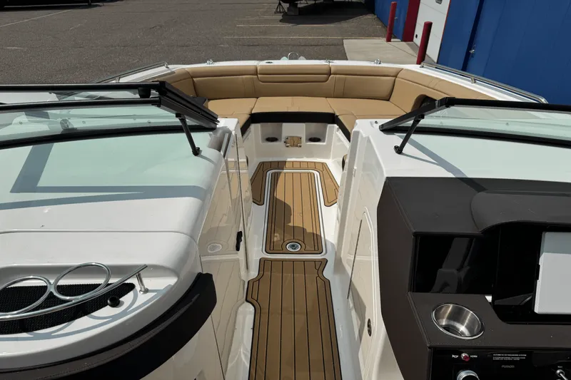 Slide: The Image of Sea Ray SDX 290 2026 - 46