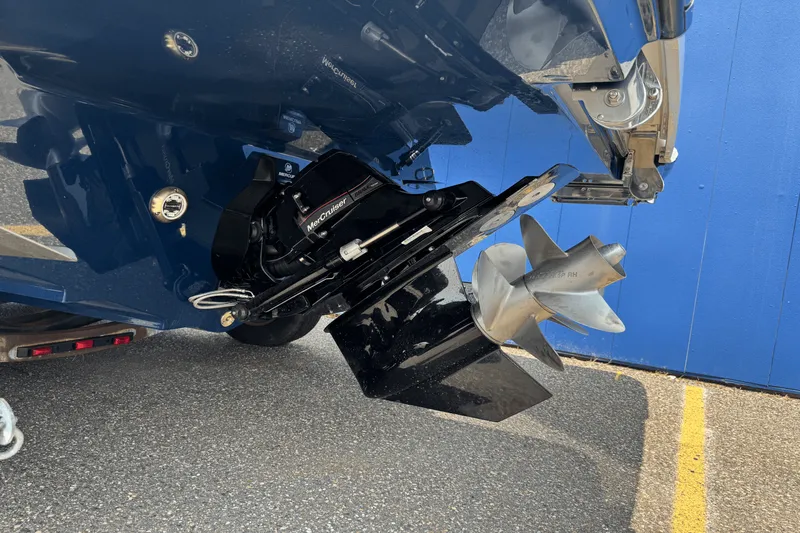 Slide: The Image of Sea Ray SDX 290 2026 - 5