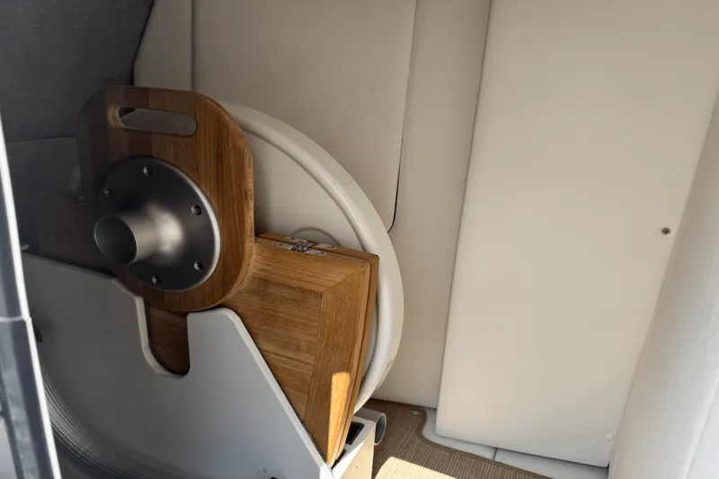 Slide: The Image of Sea Ray SDX 290 2026 - 51