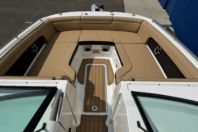 Slide: The Image of Sea Ray SDX 290 2026 - 54