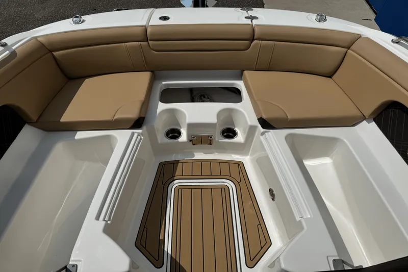 Slide: The Image of Sea Ray SDX 290 2026 - 55