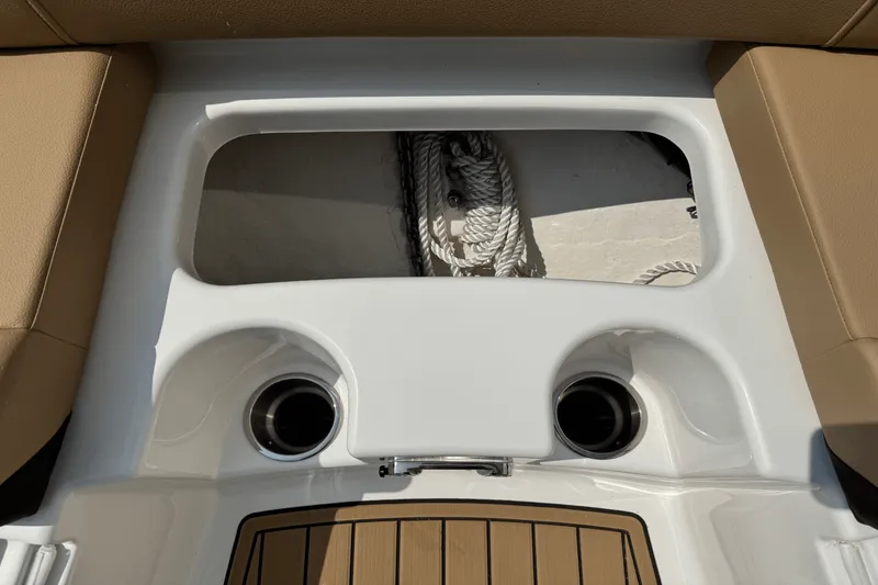 Slide: The Image of Sea Ray SDX 290 2026 - 56