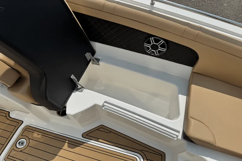 Slide: The Image of Sea Ray SDX 290 2026 - 57