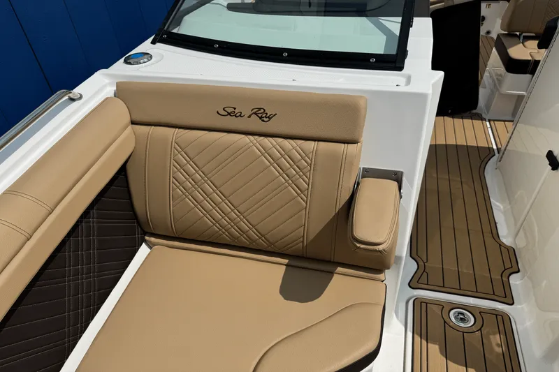 Slide: The Image of Sea Ray SDX 290 2026 - 59