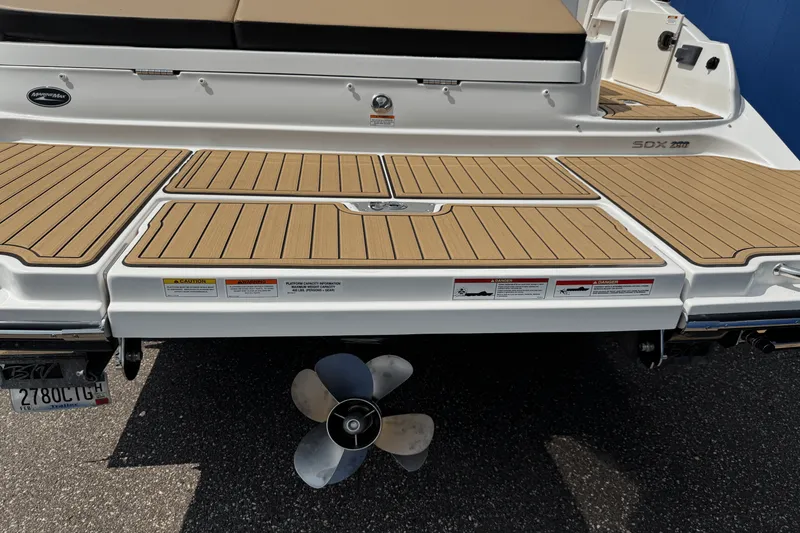 Slide: The Image of Sea Ray SDX 290 2026 - 6