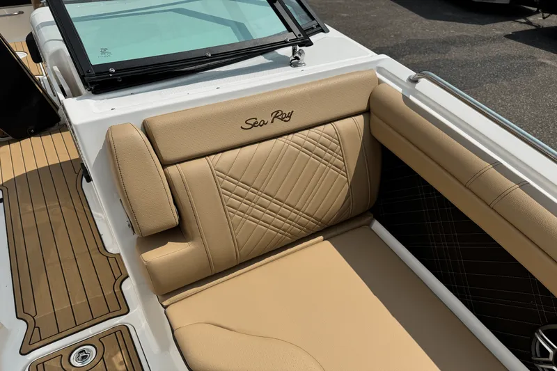 Slide: The Image of Sea Ray SDX 290 2026 - 60