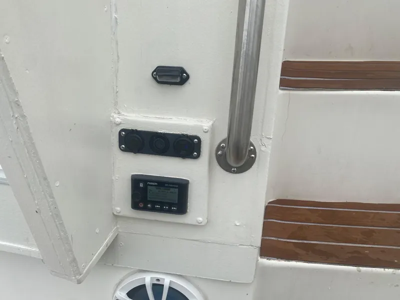 Slide: The Image of 1991 Cruisers Yachts 3850 Aft Cabin controls and speaker. - 11