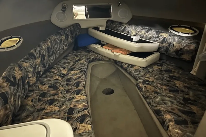 Slide: The Image of Four Winns SUNDOWNER 1999 - 11