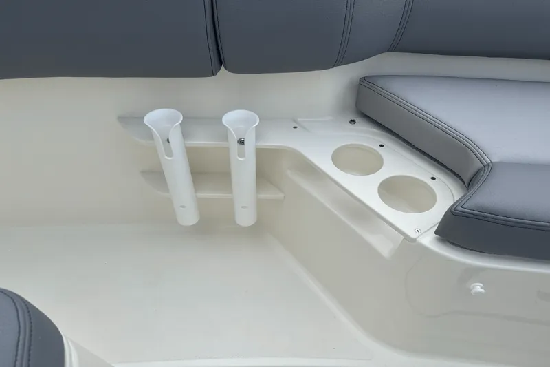 Slide: The Image of Boston Whaler 230 Outrage 2026 - 13