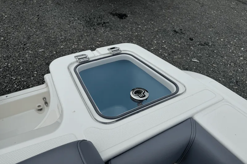 Slide: The Image of Boston Whaler 230 Outrage 2026 - 14