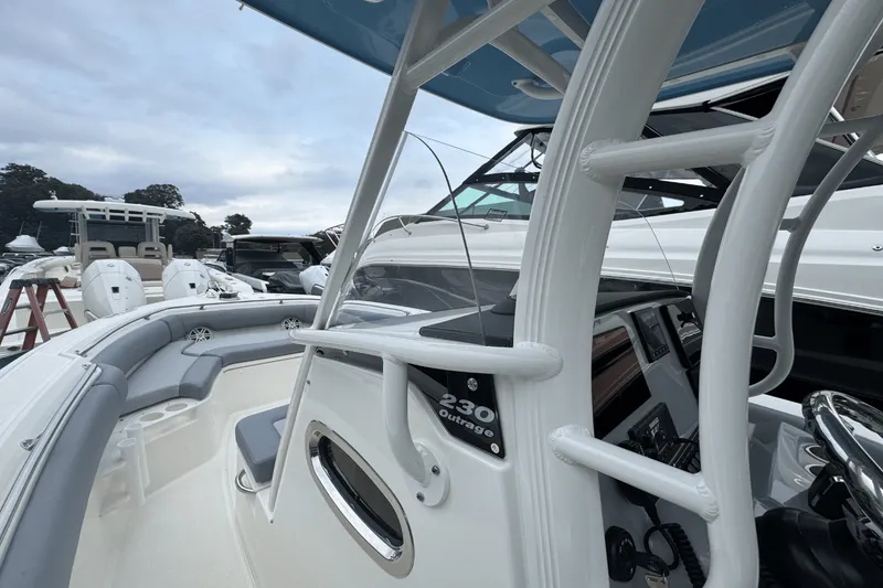 Slide: The Image of Boston Whaler 230 Outrage 2026 - 31