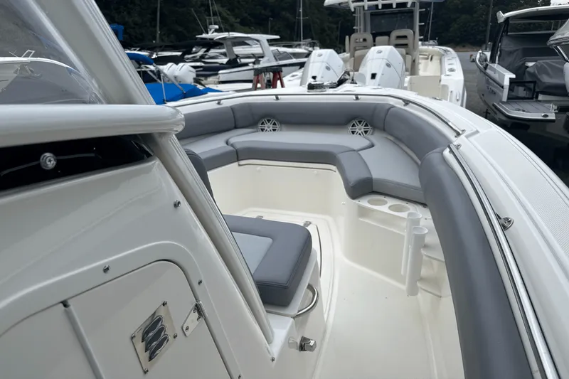 Slide: The Image of Boston Whaler 230 Outrage 2026 - 37