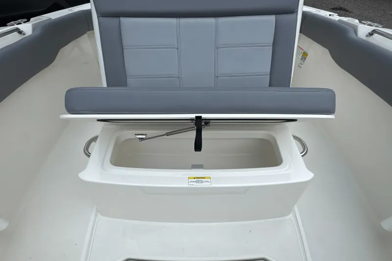 Slide: The Image of Boston Whaler 230 Outrage 2026 - 41