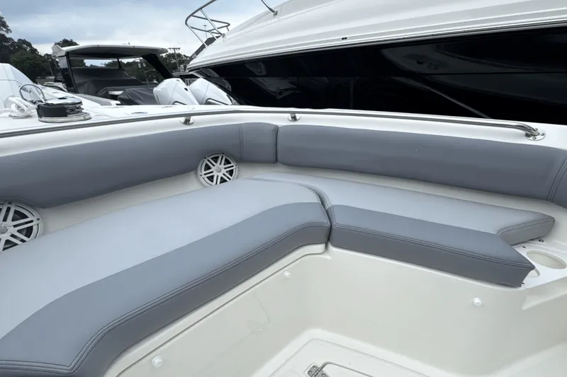 Slide: The Image of Boston Whaler 230 Outrage 2026 - 43