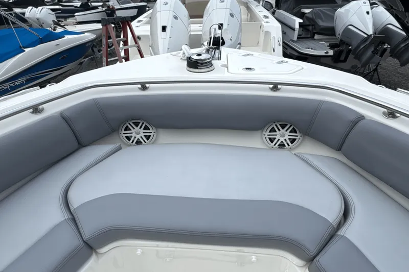 Slide: The Image of Boston Whaler 230 Outrage 2026 - 45