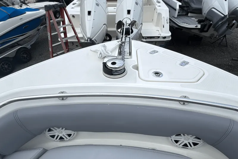 Slide: The Image of Boston Whaler 230 Outrage 2026 - 46