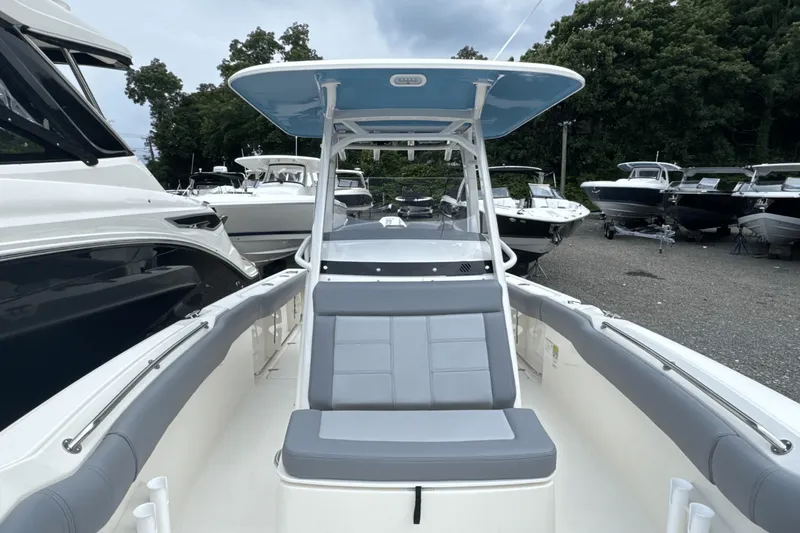 Slide: The Image of Boston Whaler 230 Outrage 2026 - 47