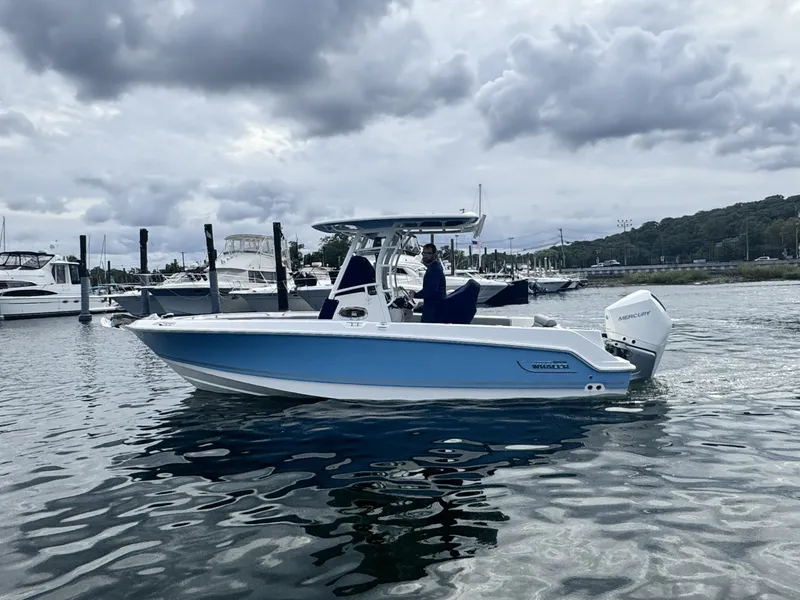 The Image of Boston Whaler 230 Outrage 2026 - 0