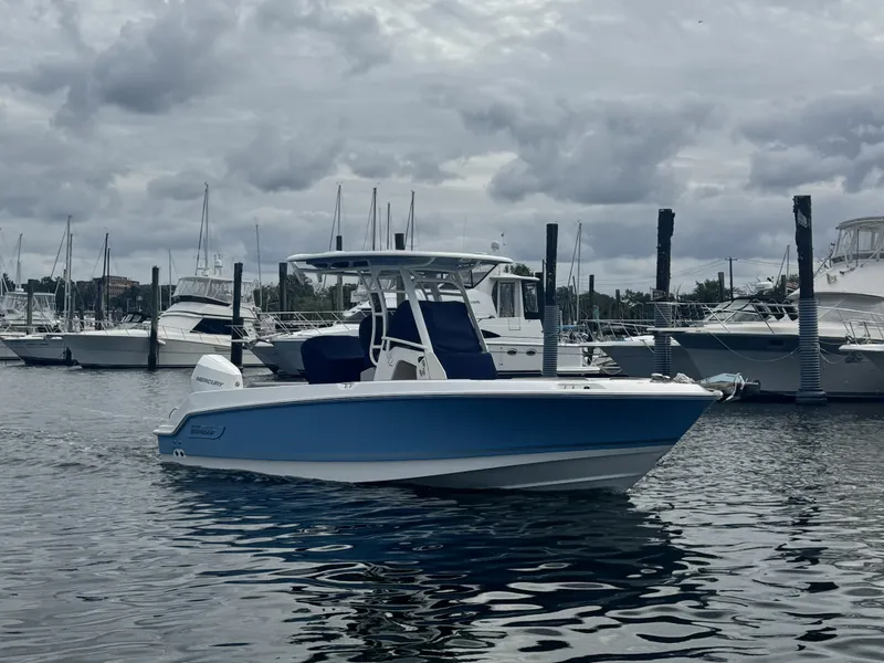 Slide: The Image of Boston Whaler 230 Outrage 2026 - 53