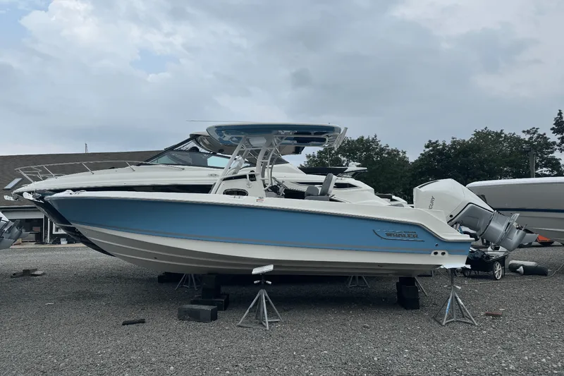 The Image of Boston Whaler 230 Outrage 2026 - 0