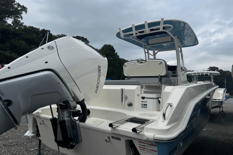 Slide: The Image of Boston Whaler 230 Outrage 2026 - 3