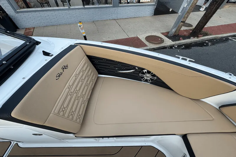 Slide: The Image of Sea Ray SPX 190 Outboard 2025 - 21