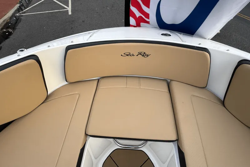 Slide: The Image of Sea Ray SPX 190 Outboard 2025 - 22