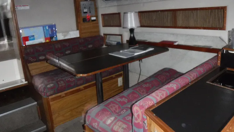 Slide: The Image of Sea Ray Weekender 1985 - 10