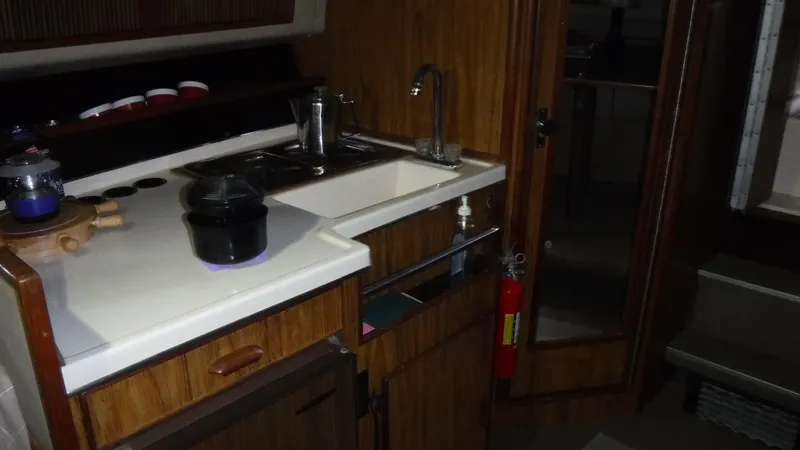 Slide: The Image of Sea Ray Weekender 1985 - 13