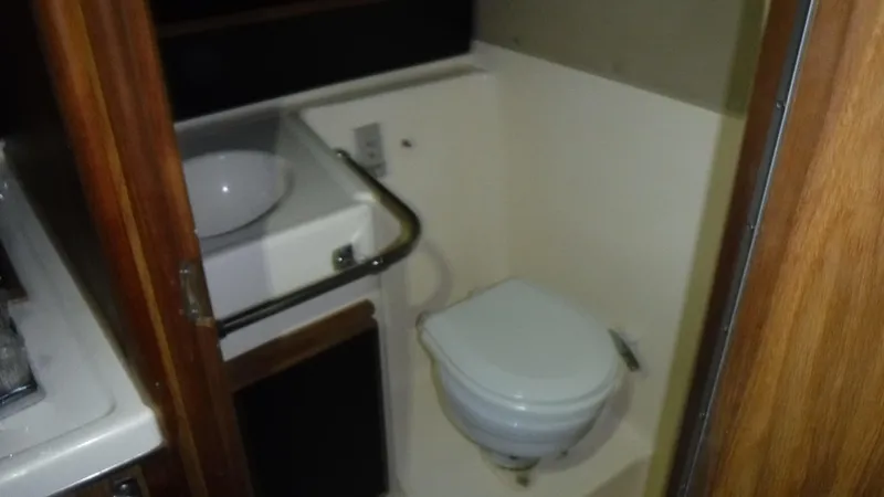 Slide: The Image of Sea Ray Weekender 1985 - 14